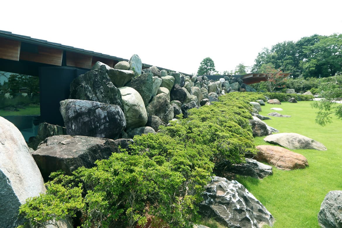 廣澤美術館　巨石